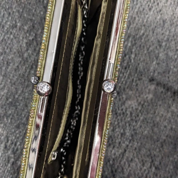 Elegant Green Pleated Clutch - Picture 5 of 5